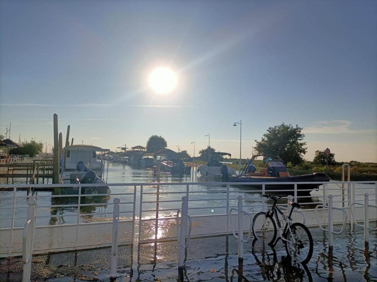 Suite Privative De 28M2 Climatisee, Proche Plage Et Commerces Audenge Exterior photo